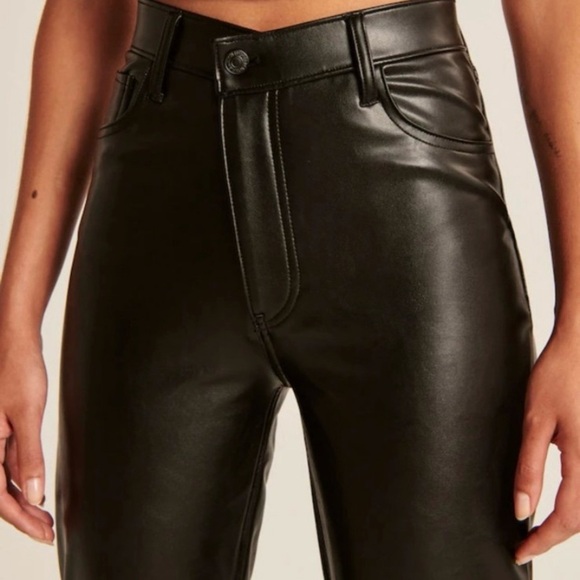 Abercrombie & Fitch Vegan Leather Crossover 90s Straight Ultra High Rise Pants - Picture 2 of 13